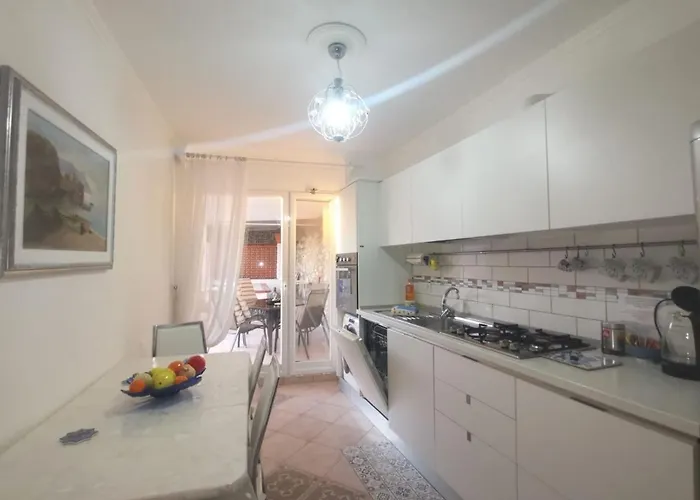 Sea View Apartment *