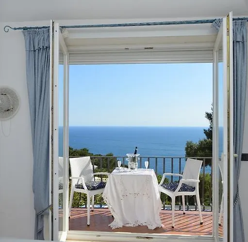 Sea View Apartment *