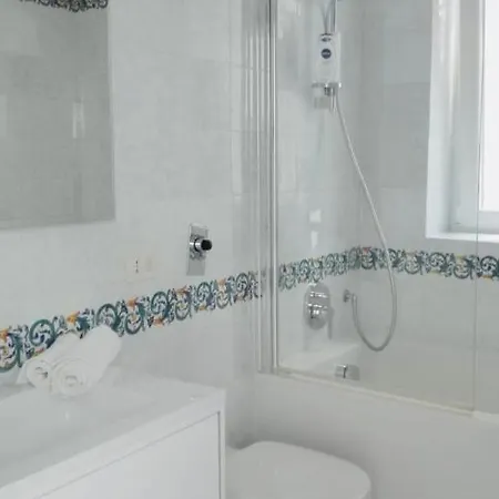Sea View Apartamento *