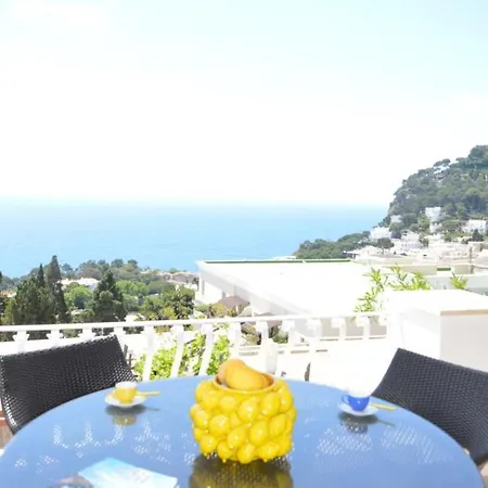 Sea View Apartment *