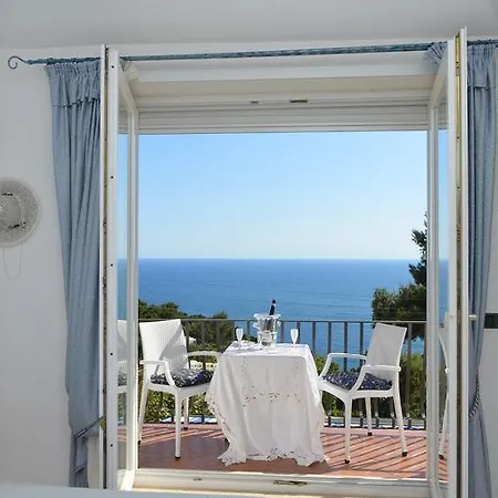 Sea View Apartment *